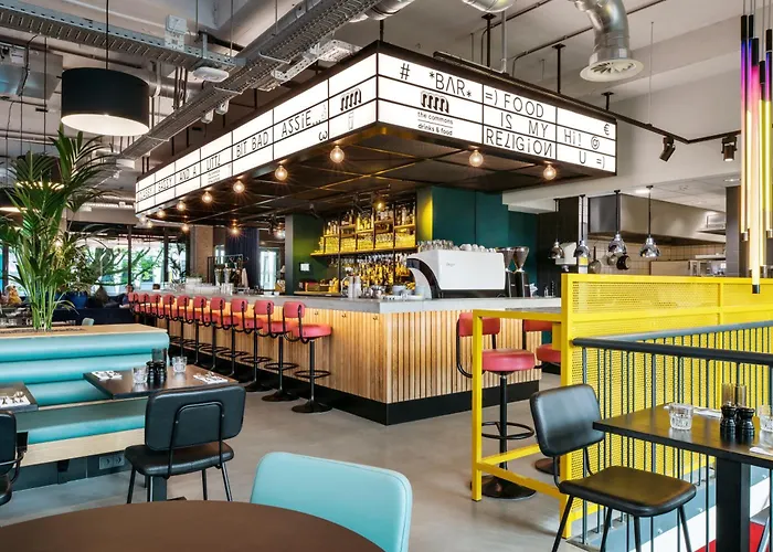 Social Hub Amsterdam WestAirport Hotel